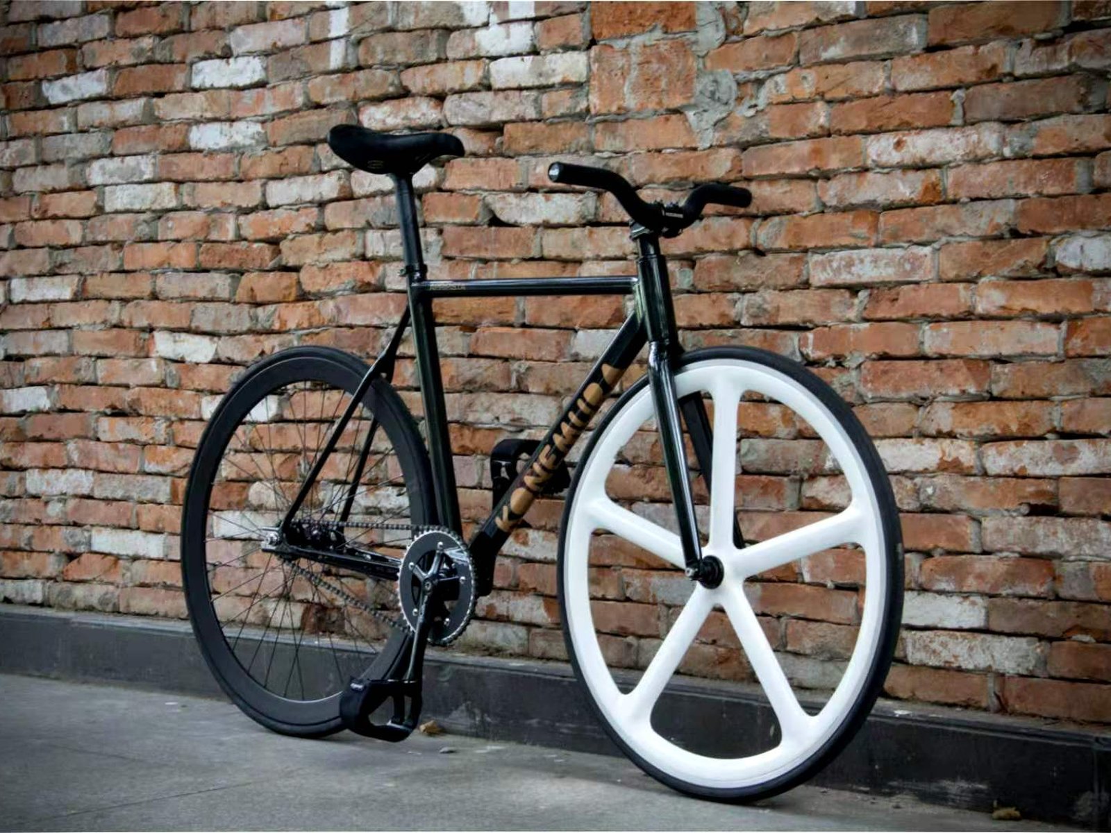 Konemura Apripista complete fixed-gear bike
